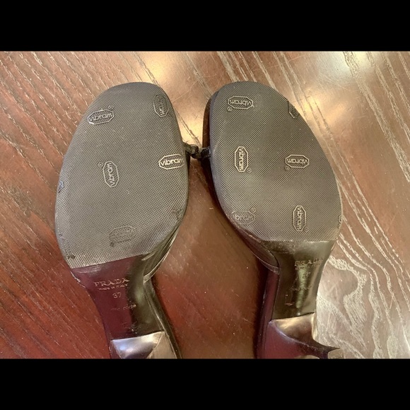 Edgy Studded Prada Sandals with Buckles - Picture 8 of 8